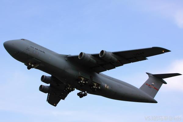 这种飞机分隔成四层客舱,一次坐2000人