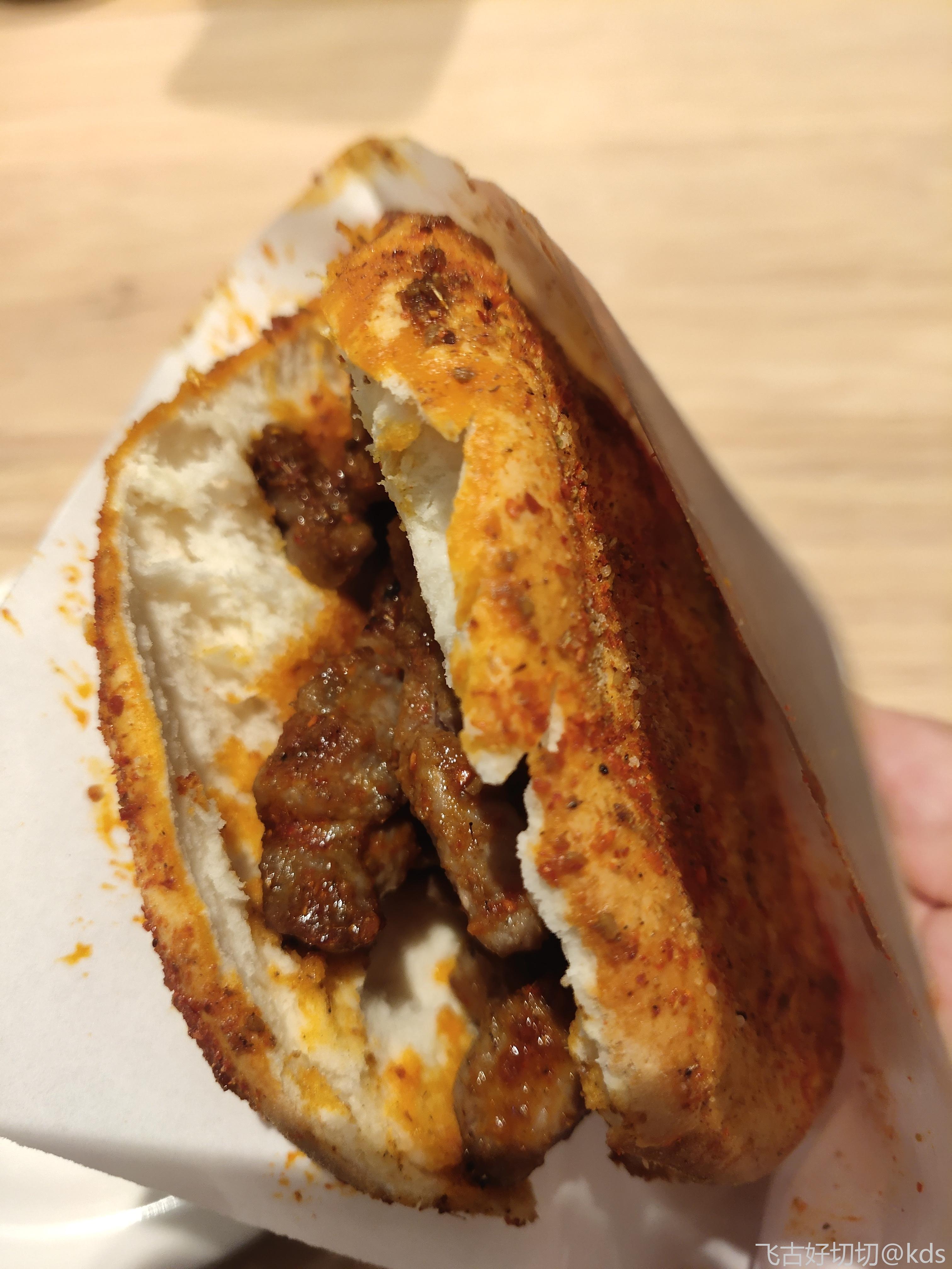 羊肉夹馍配羊腿!