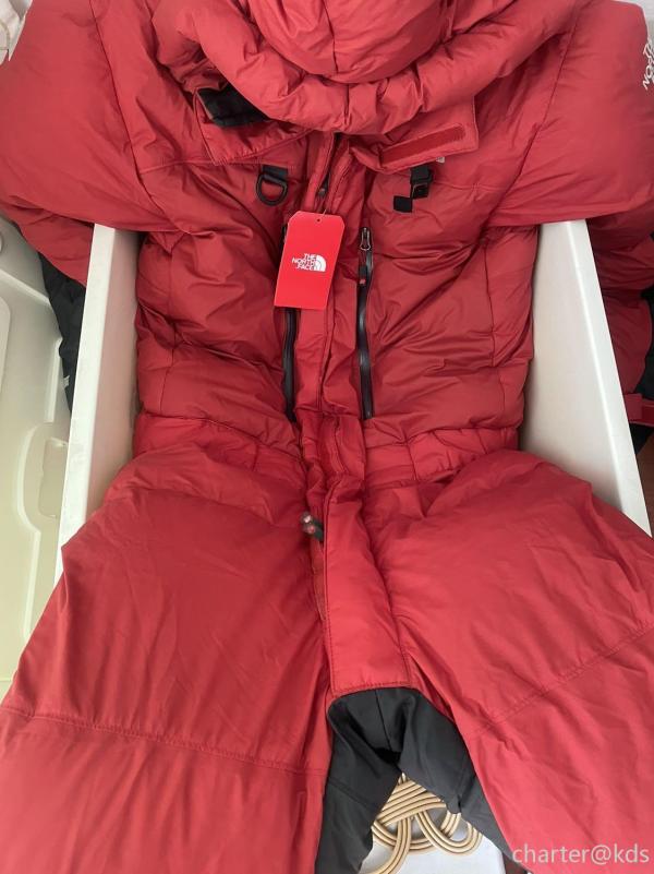 带足装备提高生存率,零下二十以下的最好连体连体羽绒服专门登珠峰用