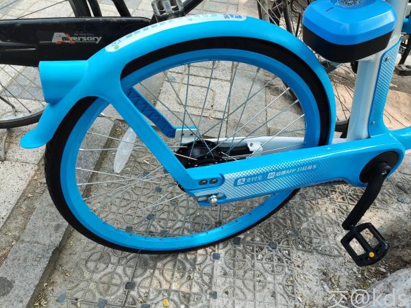 这辆共享单车的锁锁车是什么原理