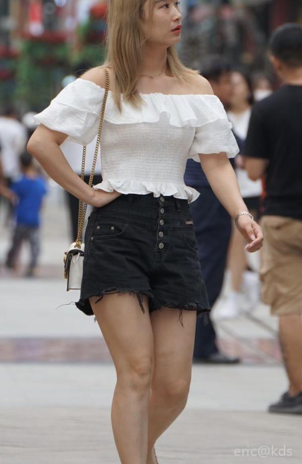 石家庄街头街拍