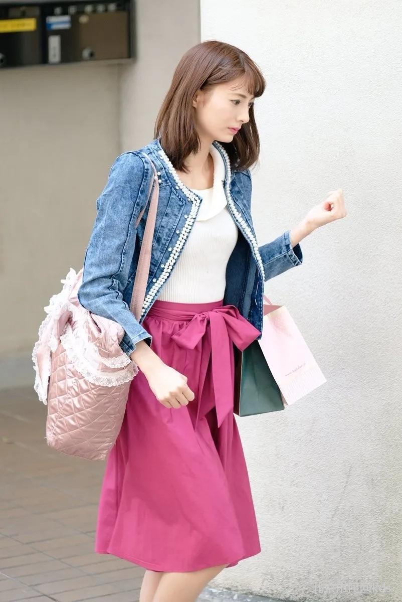 这位宝冢音乐学校的星兰瞳,竟然也不是一般人,被日本舆论挖出,也是