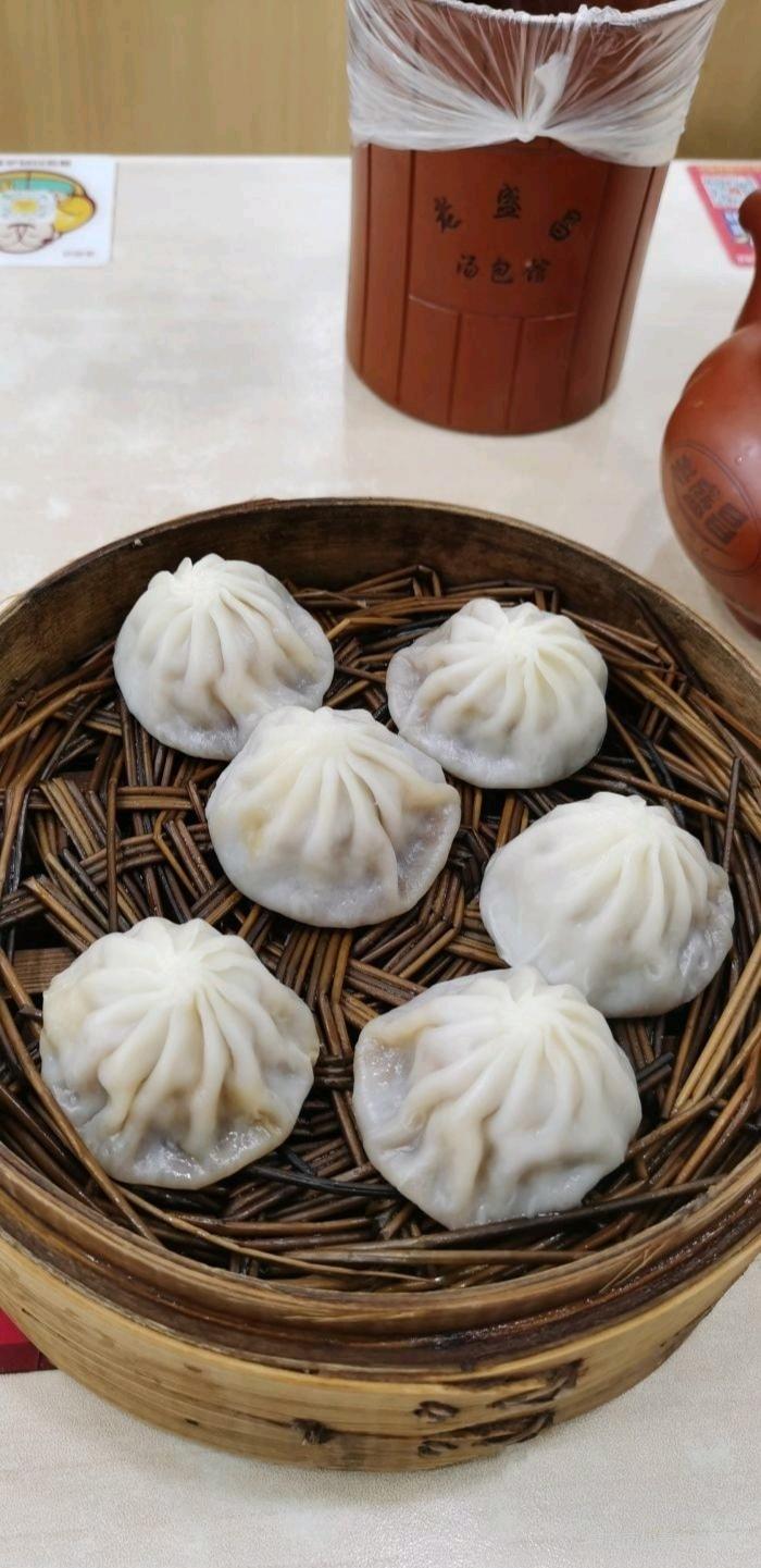 早饭,老盛昌汤包,9块