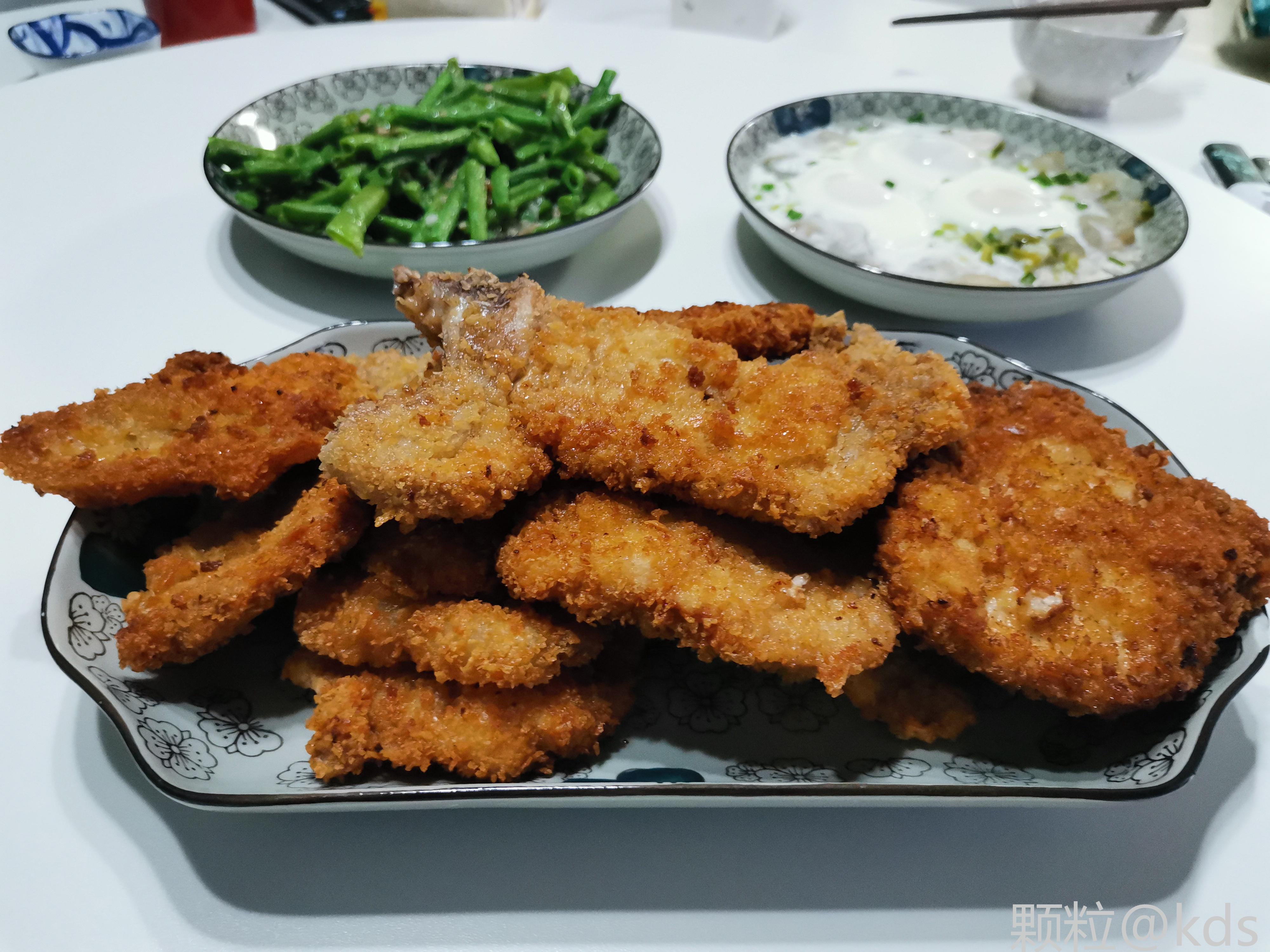 新闻说猪肉价格腰斩,为啥小吃店的肉还是那么贵?