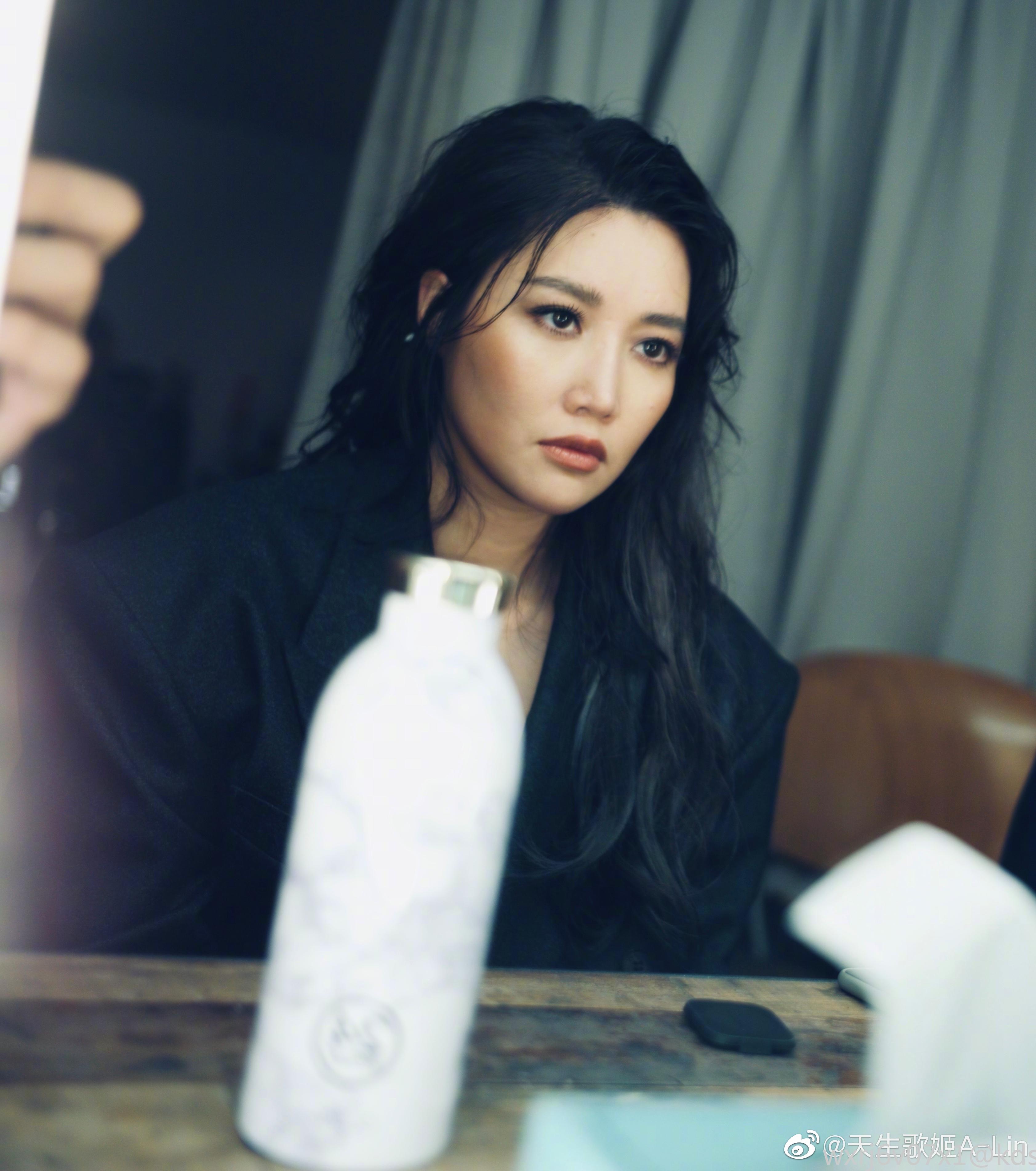 alin和邓紫棋谁长得比较漂亮