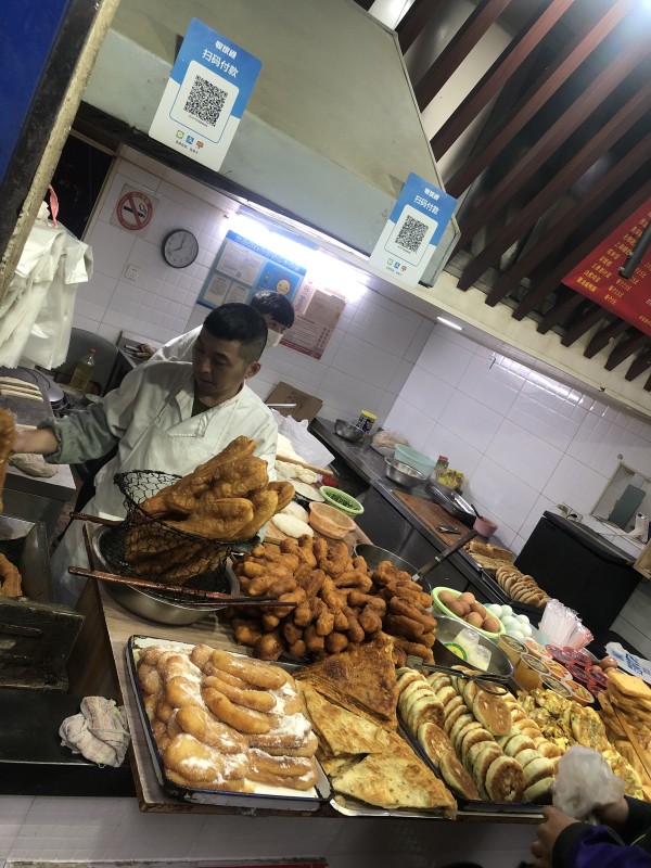 市区这种传统早餐店越来越少啦