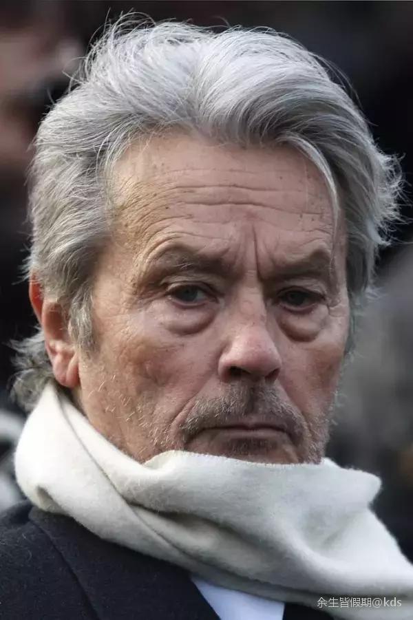 delon,别名:阿伦·狄龙,1935年11月8日-),出生于法国,法国男演员