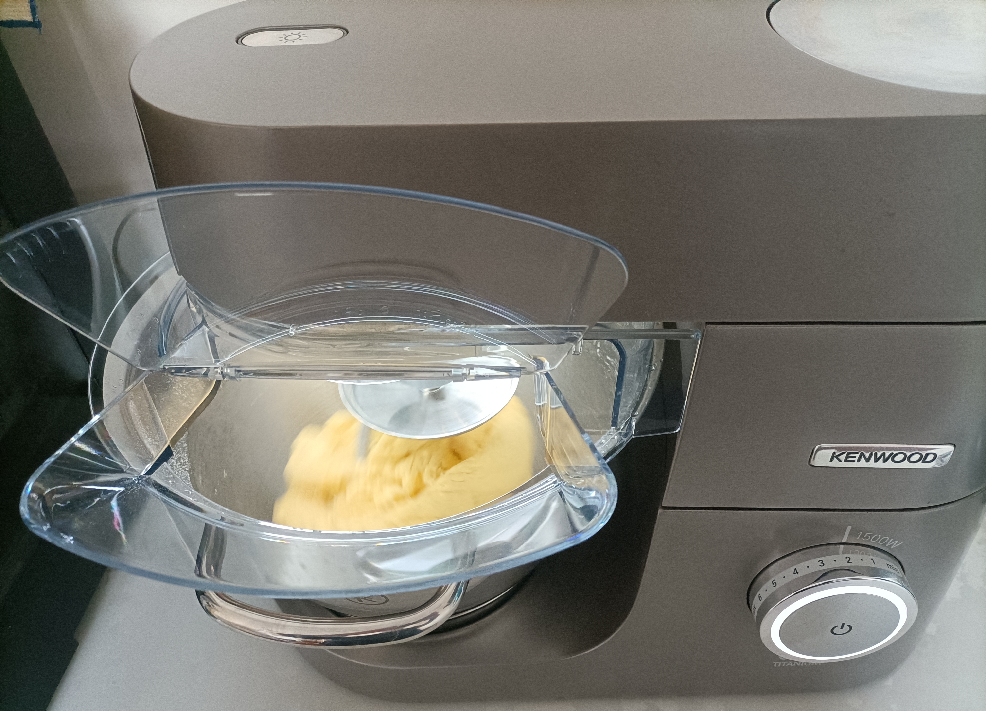 在家无聊啊今天勿用面包机了今朝消磨下时间