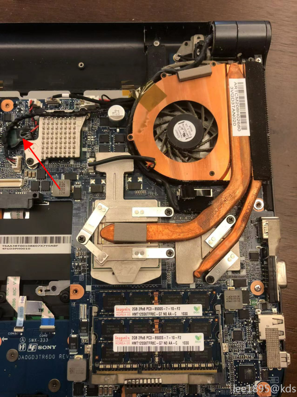 索尼vpcs138ec主板电池在哪个位置?